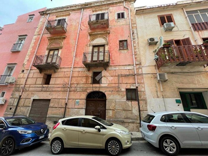 Appartamento quadrilocale in vendita in Quintino Sella, Centro, Castellammare del Golfo