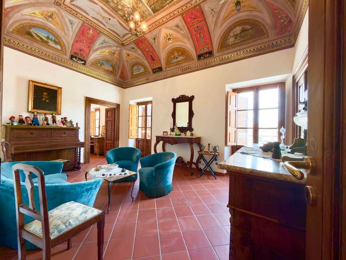Casa con 6 locali in vendita in Piazza del Mercato, Centro, Capestrano