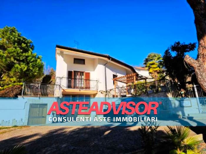 Casa con 6 locali in vendita in Via Tetti Grangia, Sciolze