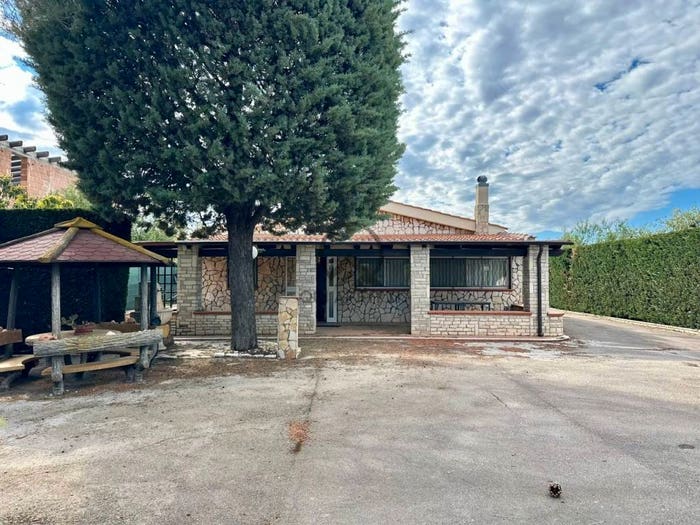 Casa trilocale in vendita in Strada Vicinale Volpe, Iper, Andria