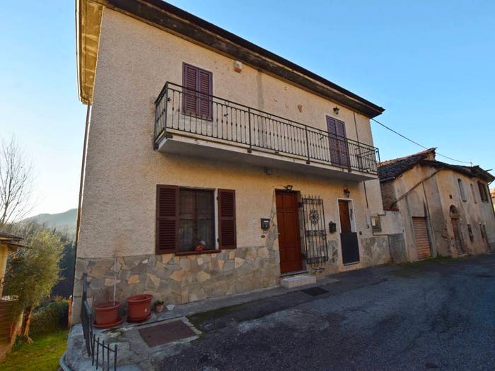 Appartamento quadrilocale in vendita in Via Bernardino Viglione, Centro, Mombasiglio