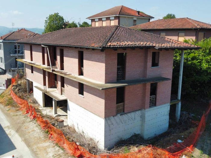 Casa con 6 locali in vendita in Via Novembre, Centro, Castagnole delle Lanze