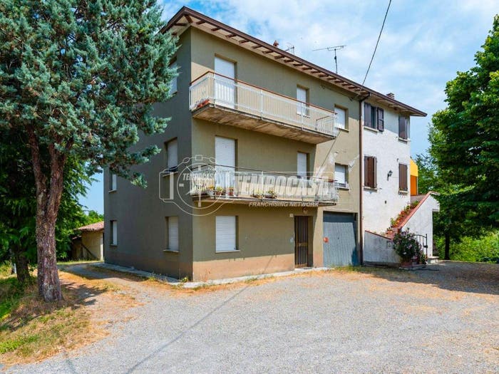 Appartamento trilocale in vendita in Via Paullo Banzola, Banzola, Casina