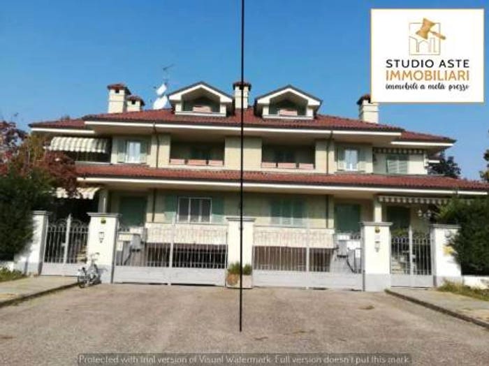 Appartamento con 6 locali in vendita in Via Luigi Einaudi, Nizza Monferrato