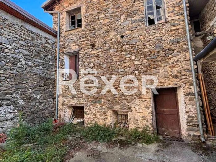 Casa quadrilocale in vendita in Via Giulio Cesare, Centro, Molini di Triora
