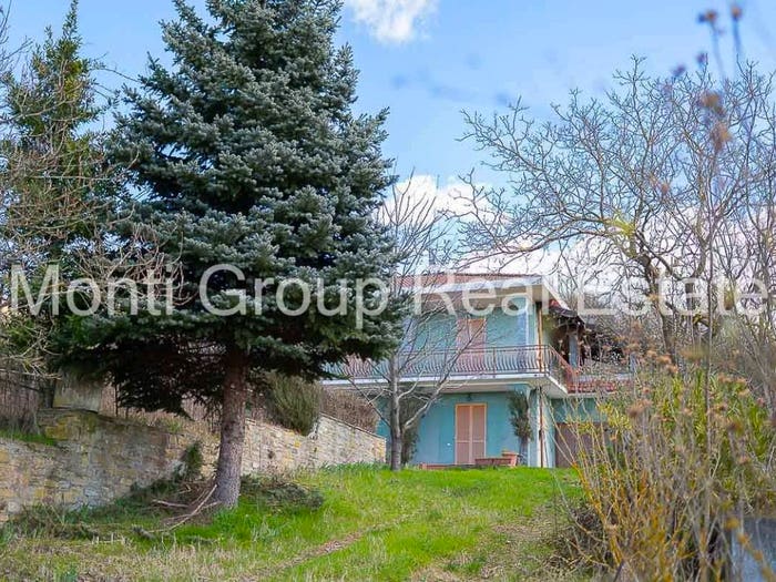 Casa con 6 locali in vendita in Ponti