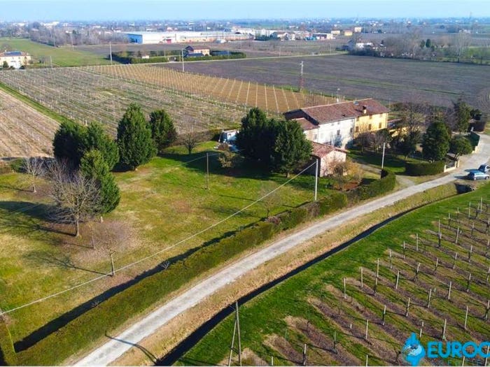 Casa con 6 locali in vendita in via Della Rosa, Santa Croce, Carpi