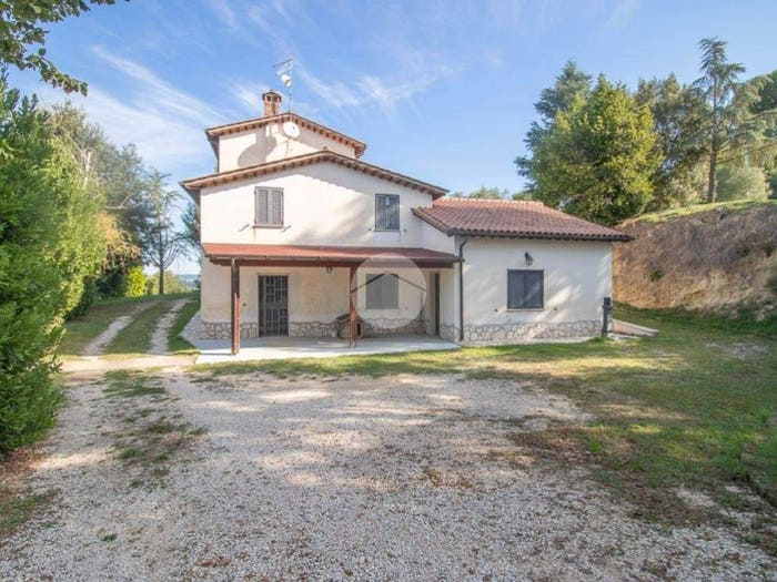 Casa con 6 locali in vendita in Via PETRABIANCA, Magliano Sabina