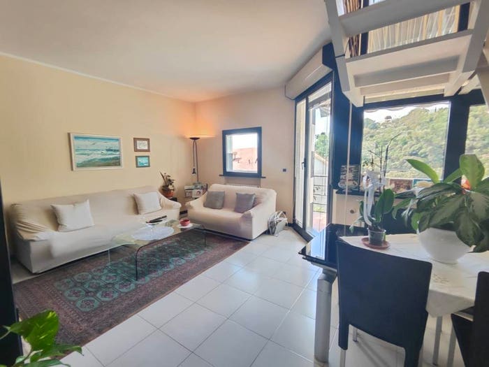 Casa con 6 locali in vendita in Via Loreto Alta, Parco San Rocco Tetti Rossi Loreto, Alassio