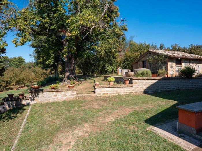 Casa con 5 locali in vendita in Capranica