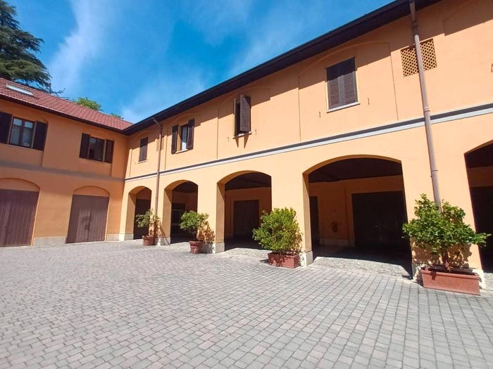 Appartamento monolocale in vendita in Via Valle d'Oro, Comerio