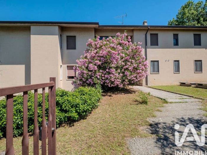 Appartamento con 6 locali in vendita in Via GIUSEPPE BAZZANI, Centro, Castiglione delle Stiviere