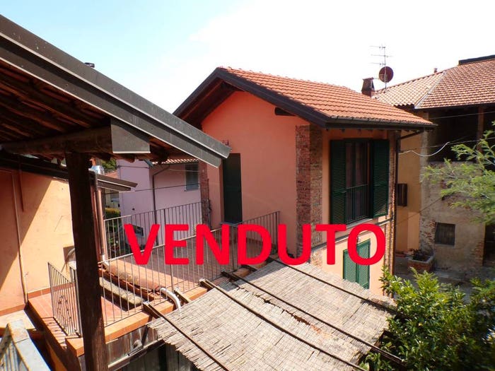 Casa trilocale in vendita in Via ai Monti, Comabbio