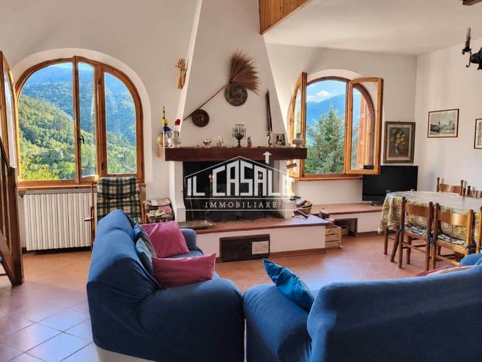 Casa con 5 locali in vendita in Località Fornace 'Castellò, Londa