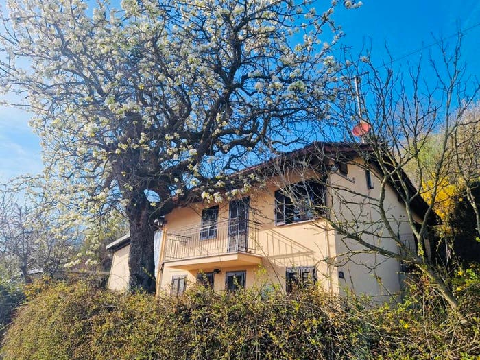 Casa quadrilocale in vendita in Via Vincenzo Gioberti, Centro, Alba