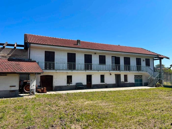 Casa con 6 locali in vendita in via Rivoira, CampiglioneFenile