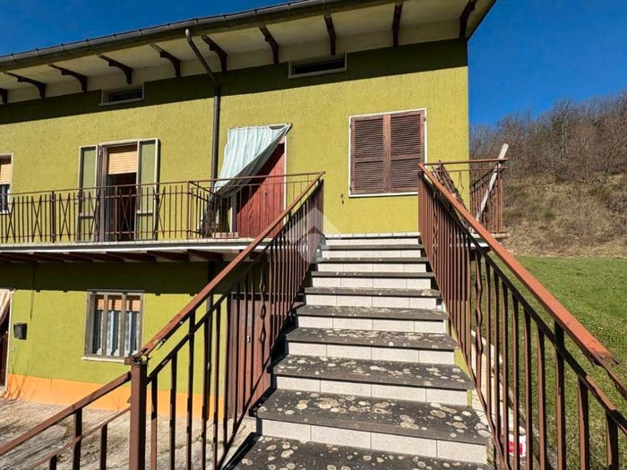 Casa trilocale in vendita in Via Piano di Balbano, Cantiano