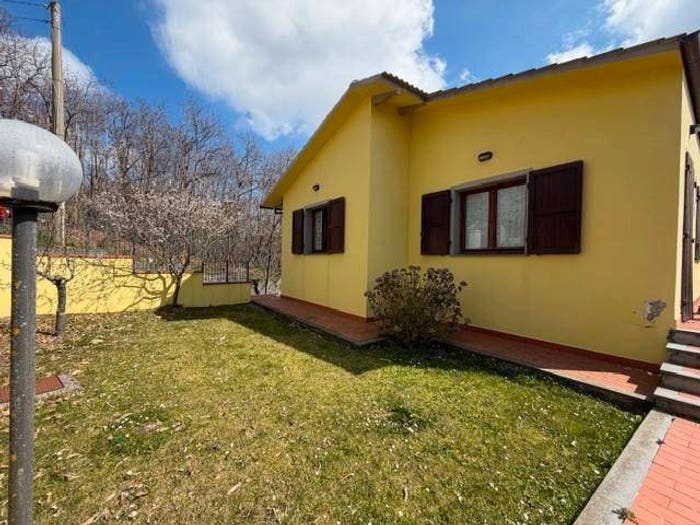 Casa con 6 locali in vendita in Femminamorta, Marliana
