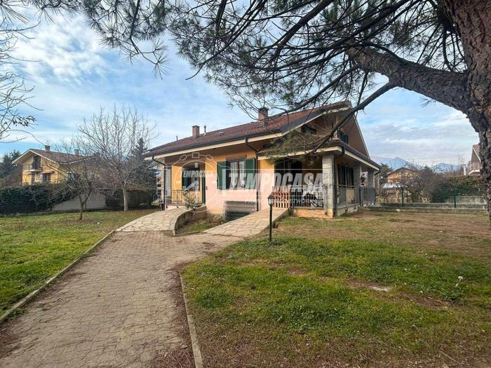 Casa con 6 locali in vendita in Via Sant'Agostino, Centro, Avigliana