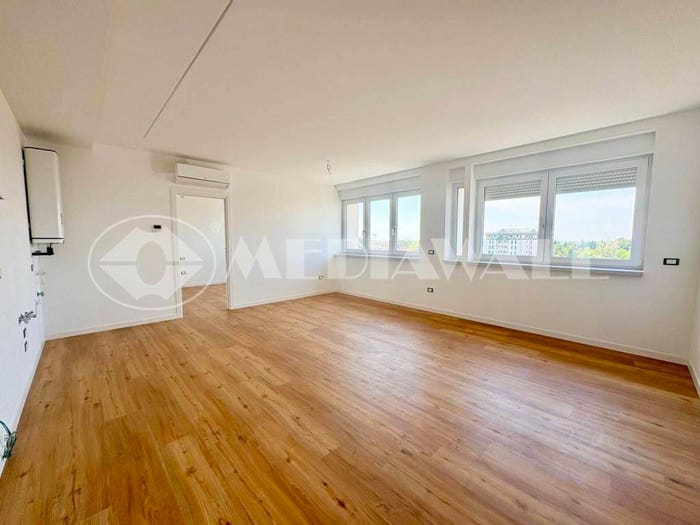 Appartamento trilocale in vendita in Via Guglielmo Oberdan, Centro Storico, Pordenone