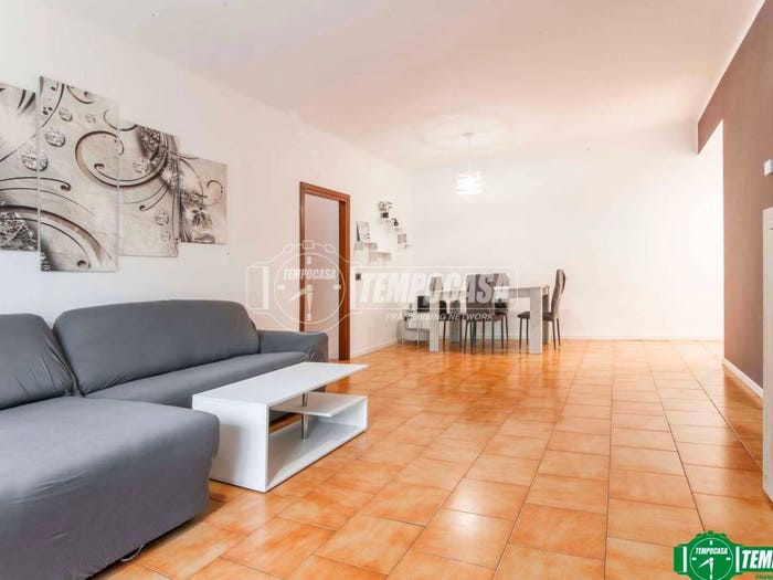 Appartamento quadrilocale in vendita in Via don P Mazzolari, Centro, Garbagnate Milanese