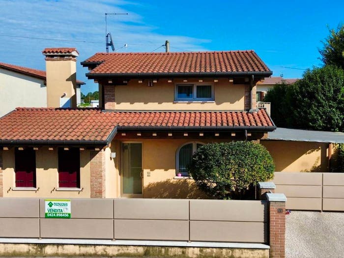 Casa trilocale in vendita in Via risorgimento, Tezze, Tezze sul Brenta