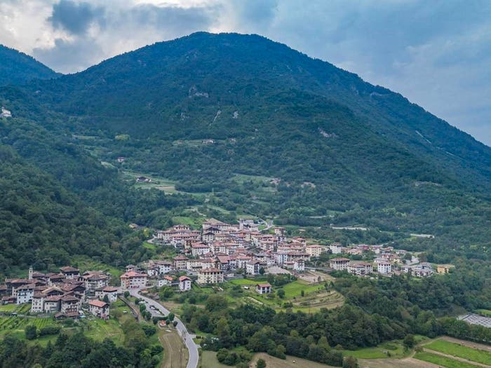 Casa con 6 locali in vendita in Piazza PIAZZA VITTORIA, Borgo Chiese
