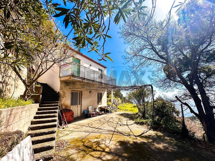Casa quadrilocale in vendita in Contrada lembasi, Centro Storico, Messina
