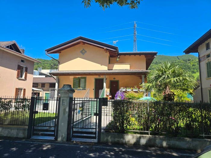 Appartamento bilocale in vendita in Via Aprile, Spinone al Lago