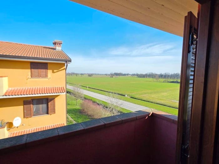 Appartamento trilocale in vendita in Via Casella, San Felice, Cremona