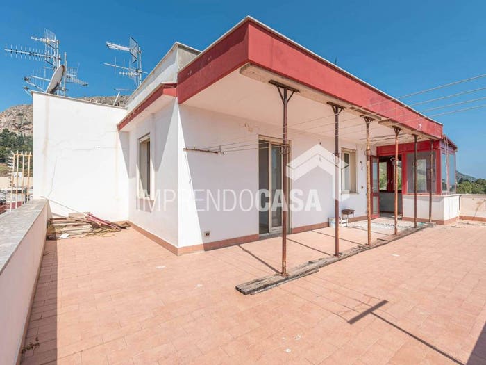 Casa bilocale in vendita in Via Papa Sergio I, Arenella, Palermo