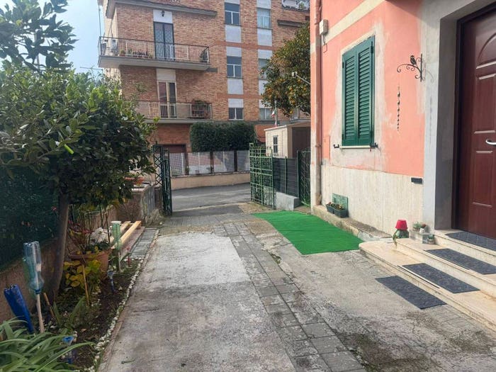 Appartamento trilocale in vendita in Via dei Rangoni, Casetta Mattei Corviale, Roma