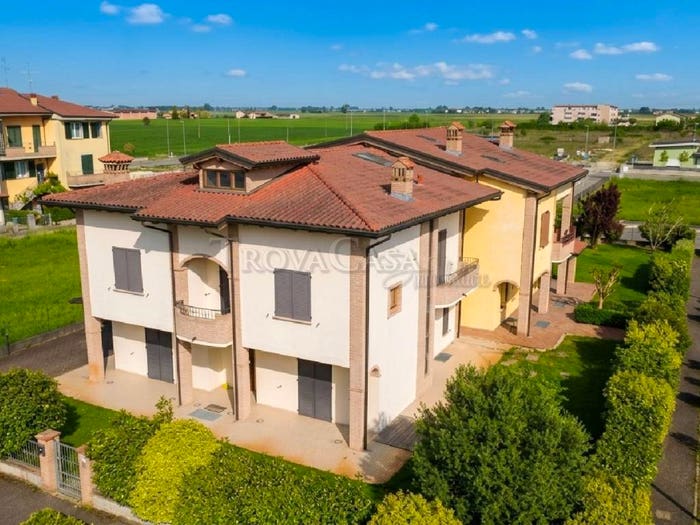 Casa con 5 locali in vendita in Via Leonardo da Vinci, Centro, Busseto