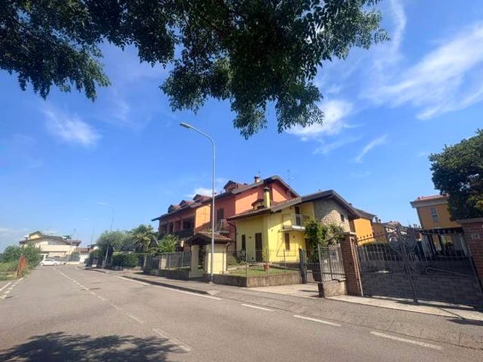 Casa quadrilocale in vendita in Via dei Caniana, Centro, Cologno al Serio