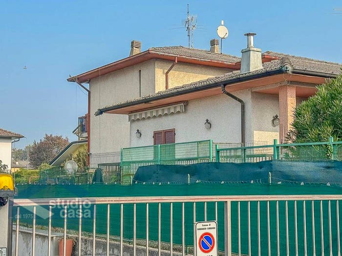 Casa trilocale in vendita in Centro, Montanaso Lombardo