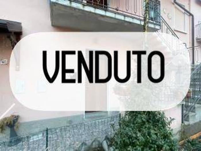 Appartamento bilocale in vendita in Via Vittorio Veneto, Centro, Azzate