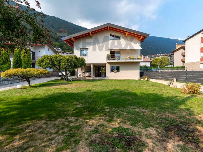 Casa con 6 locali in vendita in via Giosuè Carducci, Ranzanico
