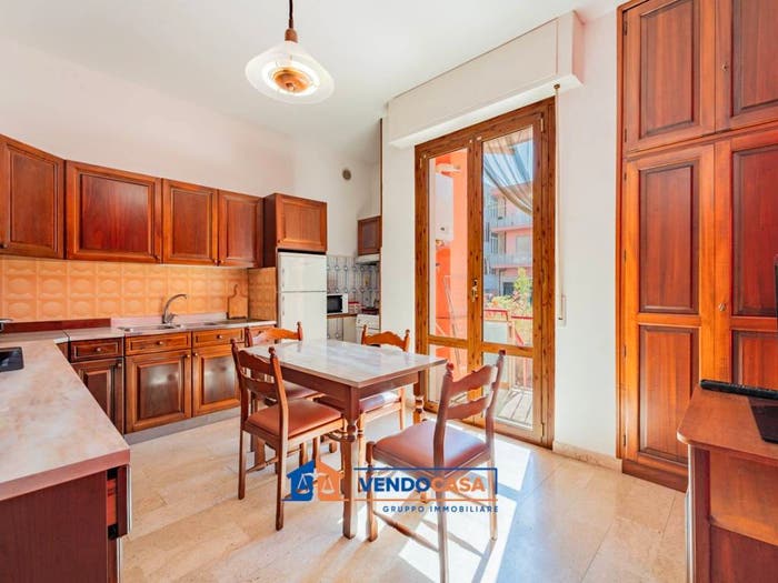 Appartamento trilocale in vendita in Via Novaro, Centro, Albenga