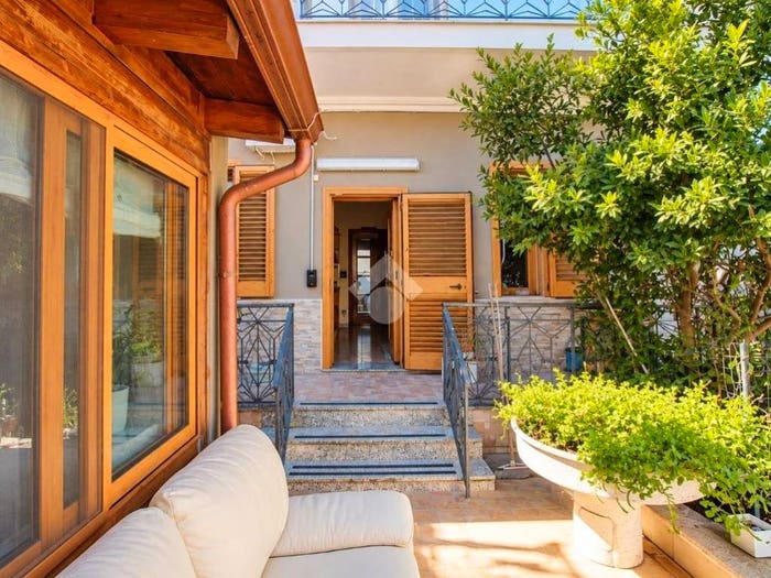 Appartamento con 5 locali in vendita in Via Monte Rosa, Monteroni di Lecce