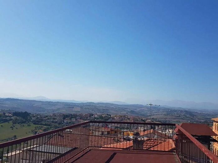 Appartamento con 6 locali in vendita in Via Cavallotti, Centro, Montegranaro