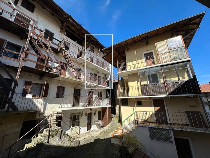 Appartamento trilocale in vendita in Via San Bartolomeo, Calogna, Lesa