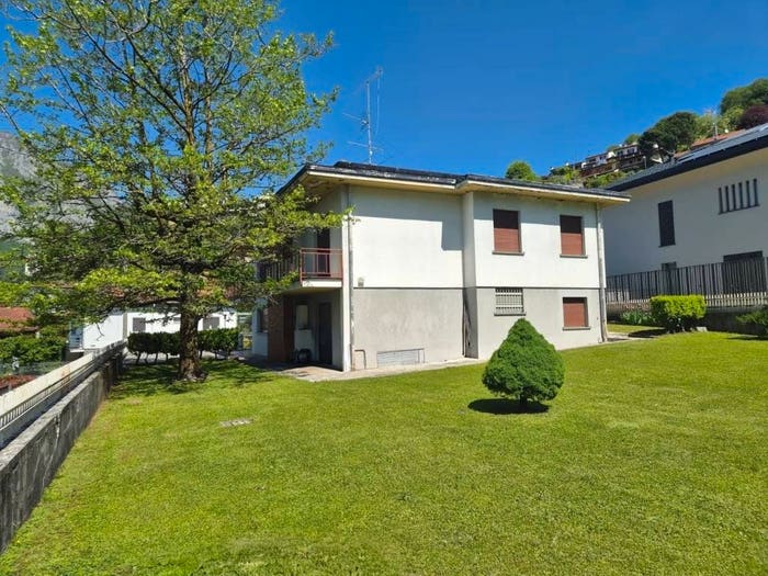 Casa con 6 locali in vendita in Via Cesura, Germanedo, Lecco