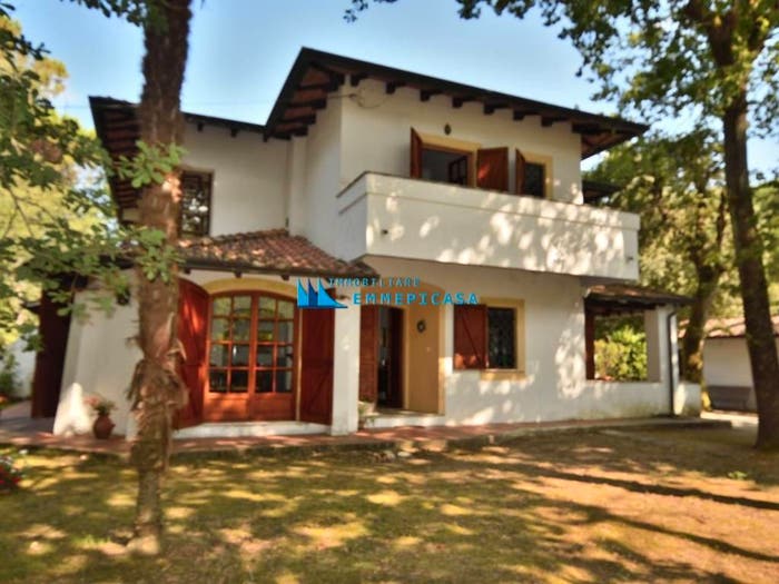 Casa con 6 locali in vendita in Via S Domenichino, Ronchi Poveromo, Massa