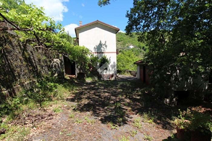 Casa quadrilocale in vendita in Strada Via Tancia, Montenero Sabino