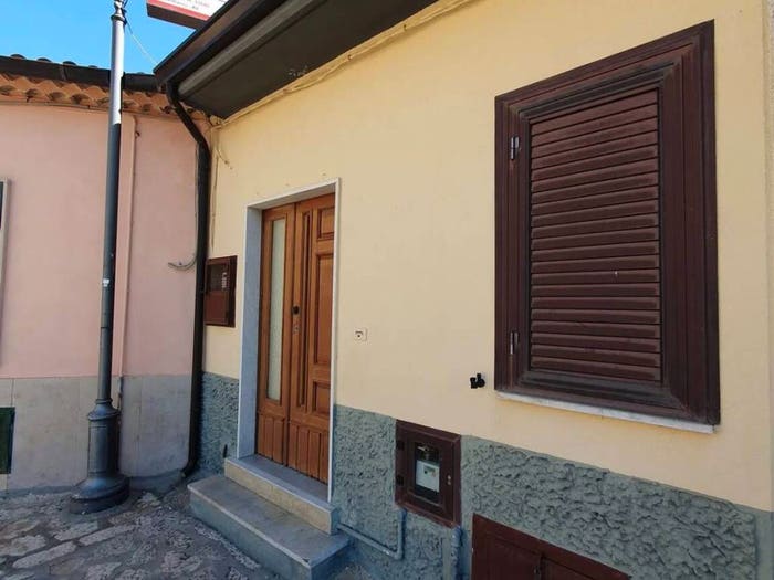Casa bilocale in vendita in Castelfranci