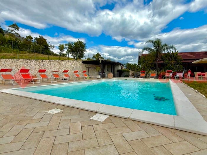 Casa con 6 locali in vendita in Spigno Saturnia