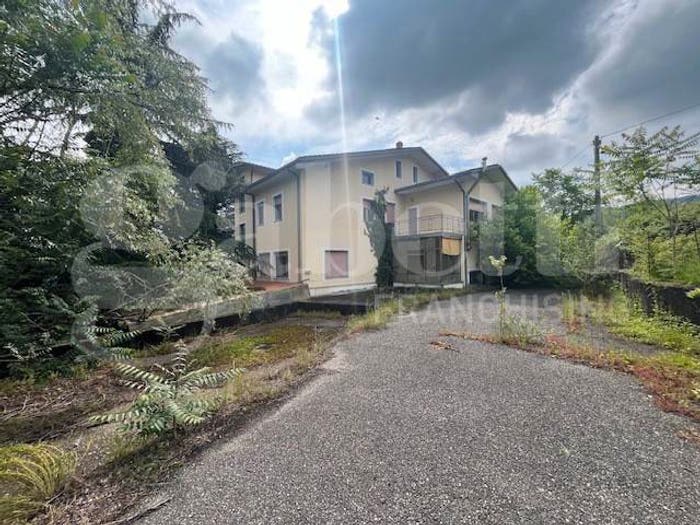 Casa con 6 locali in vendita in Via Bossoletti, Fanti, Gandosso