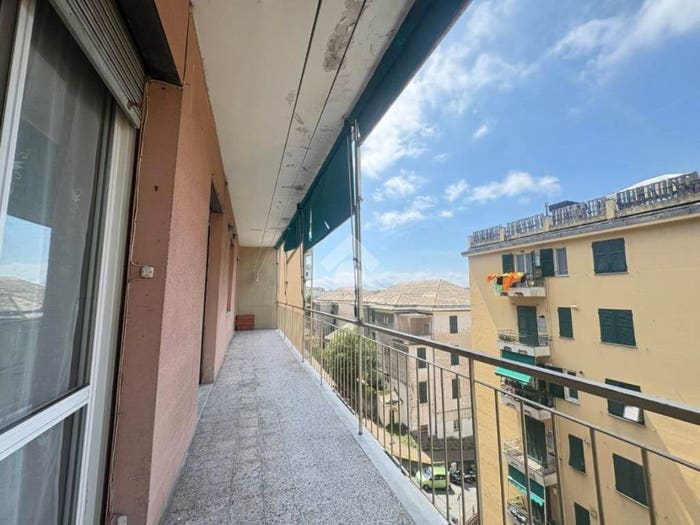 Appartamento trilocale in vendita in Via Federico Donaver, San Fruttuoso, Genova