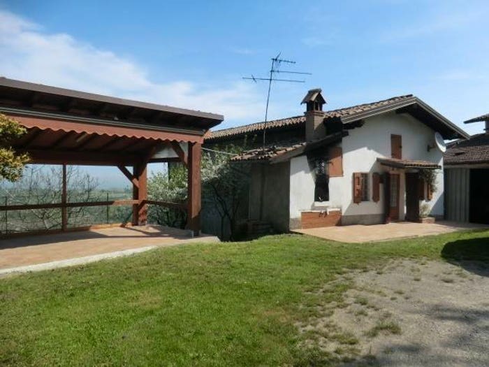Casa quadrilocale in vendita in Via Villaggio, Serramazzoni