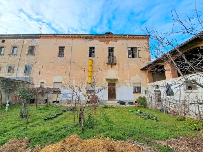 Casa con 6 locali in vendita in Stroppiana